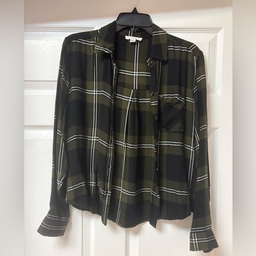 Button up flannel - Picture 2 of 4